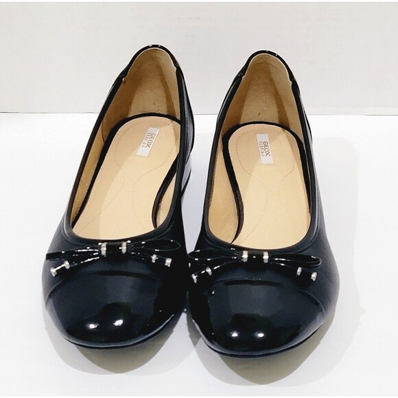 GEOX Lola Flats w Bow Womens 38 Size 8 Black Patent Leather Cap Toe Low Heels - Picture 2 of 14